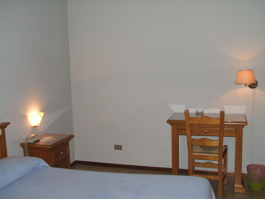 Hotel Ristorante Da Gianni Bovolone Cameră foto